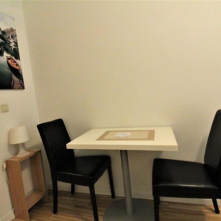 Small Studio Close To City Center 维也纳 外观 照片